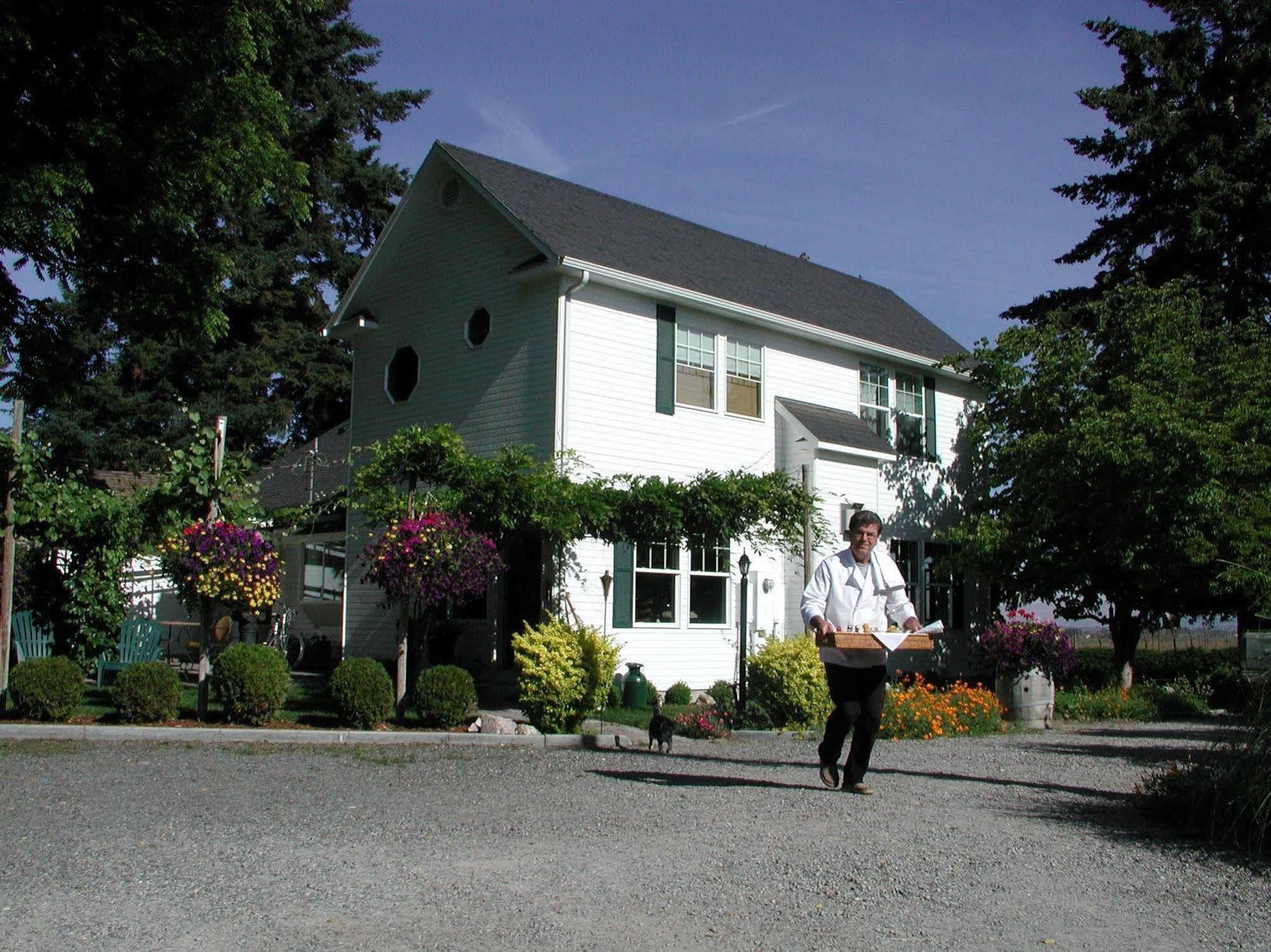 Cozy Rose Inn Prosser Exterior photo